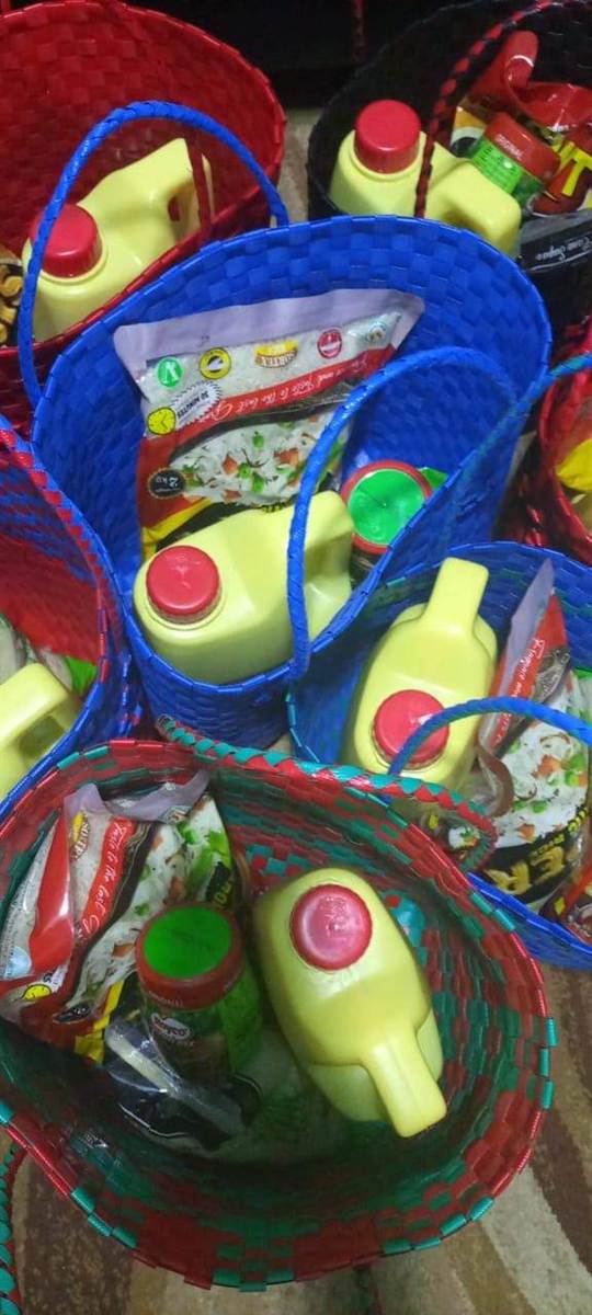 Baskets used as gift bags during thanksgiving